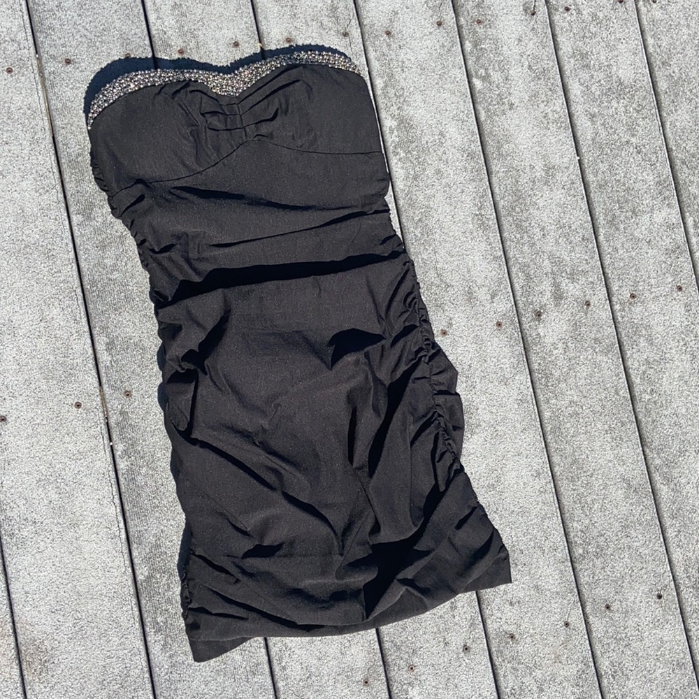 ❄️ Strapless Black Homecoming Dress